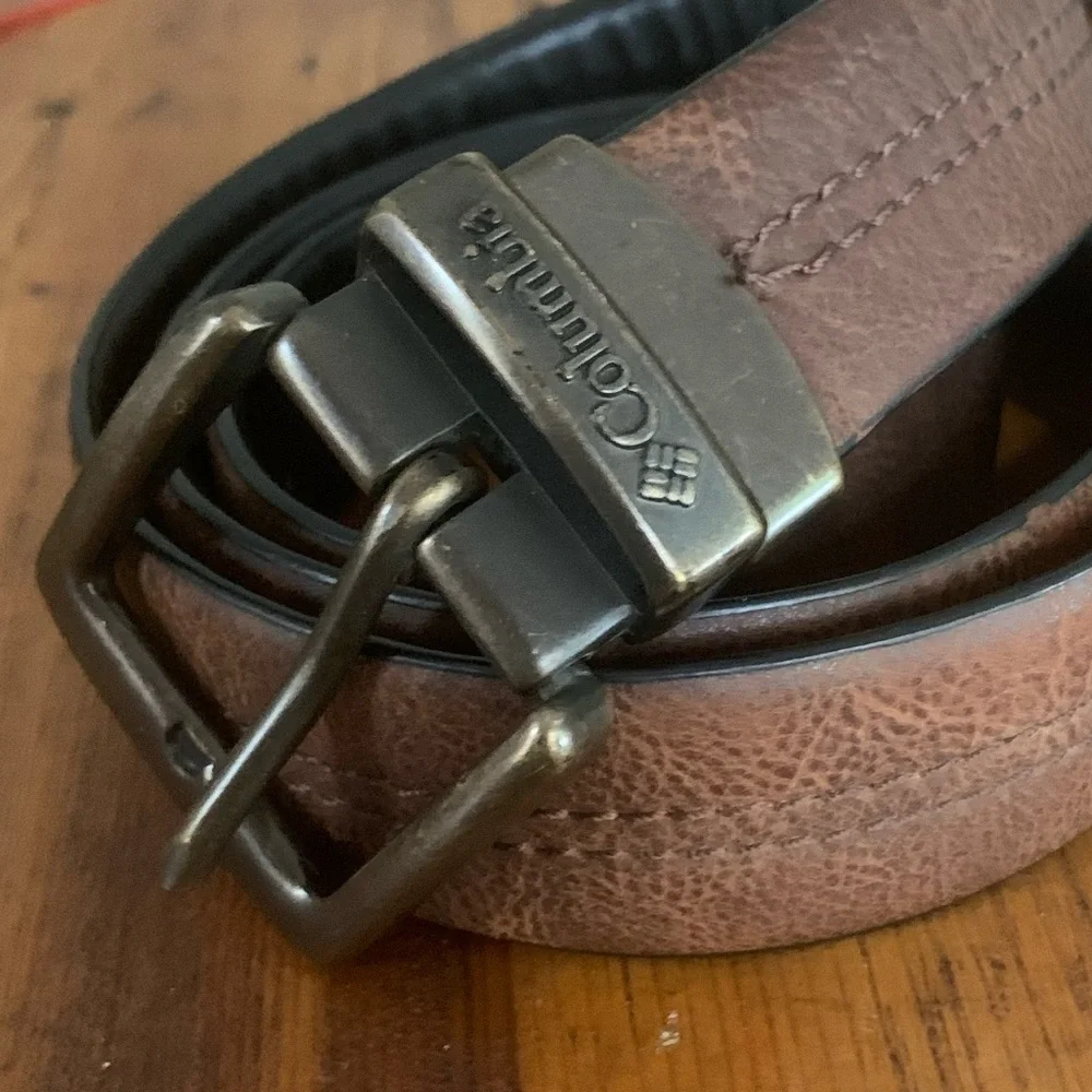 Columbia Gorpcore Black and Brown Reversible Synthetic Leather Stretch Belt Sz L